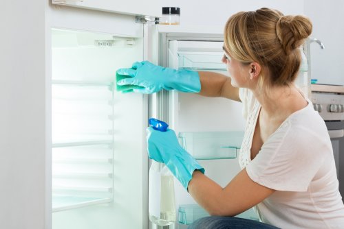 Comment enlever les mauvaises odeurs du réfrigérateur.